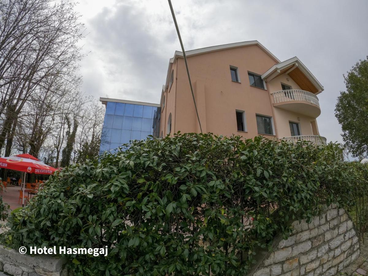 Hotel Hasmegaj Mahall' e Kryethuit Exterior photo