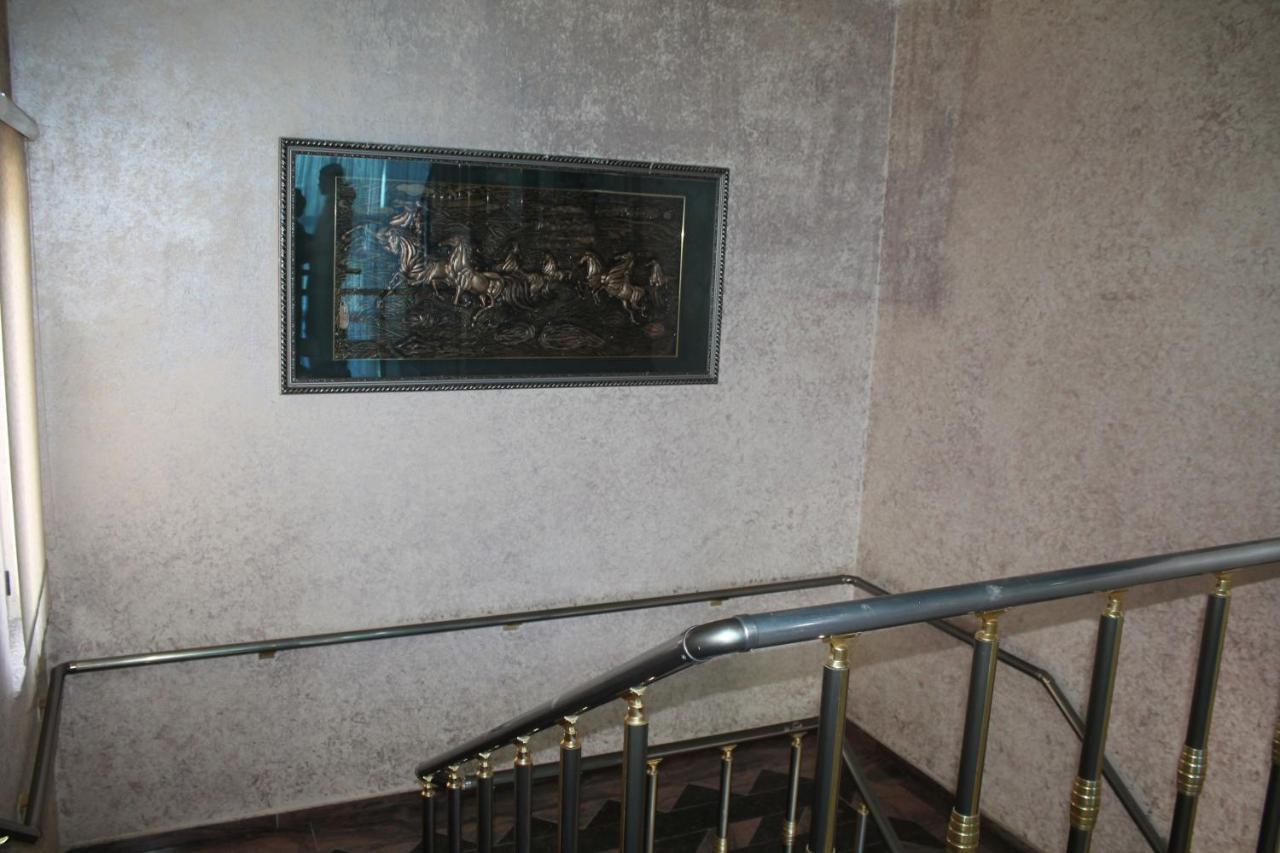 Hotel Hasmegaj Mahall' e Kryethuit Exterior photo